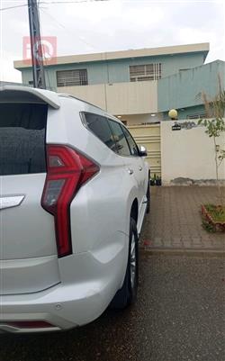 ميتسوبيشي باجيرو سبورت